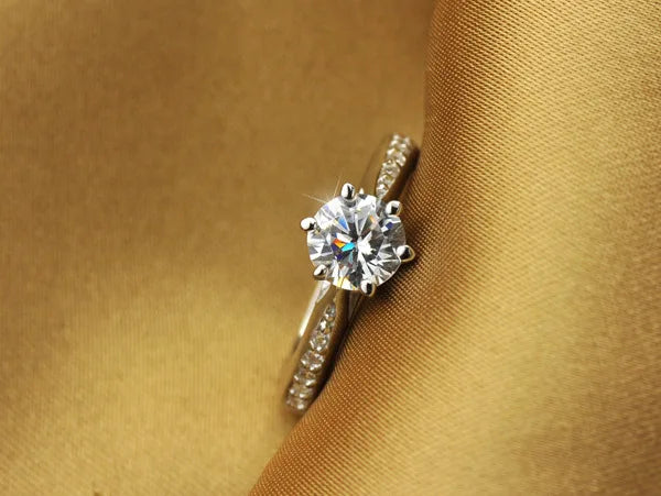 Luxury 925 Sterling Silver Classic Ring for Women Six claw jewelry simple 70ct diamond ring imitation diamond women's ring -…