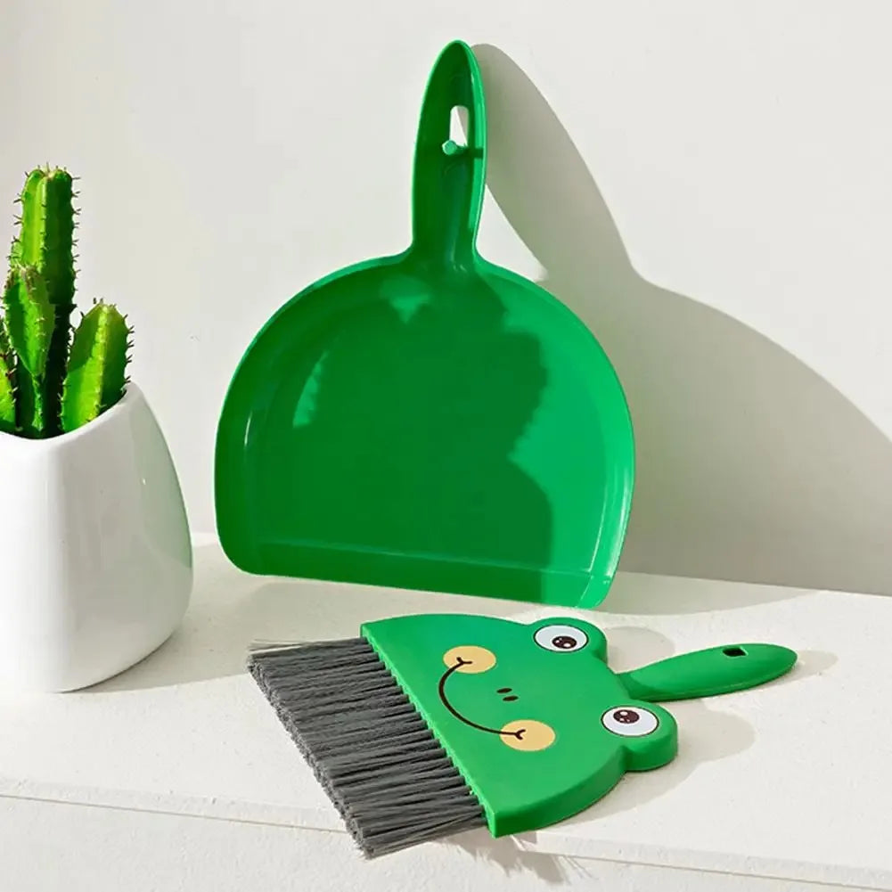 2Pcs/Set Small Broom Dustpan Set Cartoon Rabbit Bear Frog Pattern Keyboards Cleaning Mini Broom Dustpan Set - image 3