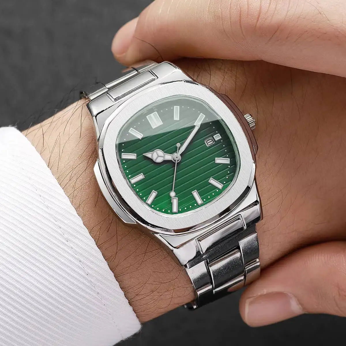 Luxury Men Business Watches Fashion Square Dial Stainless Steel Strap Quartz Watch with Calendar For Mens Clock（Without Box）…